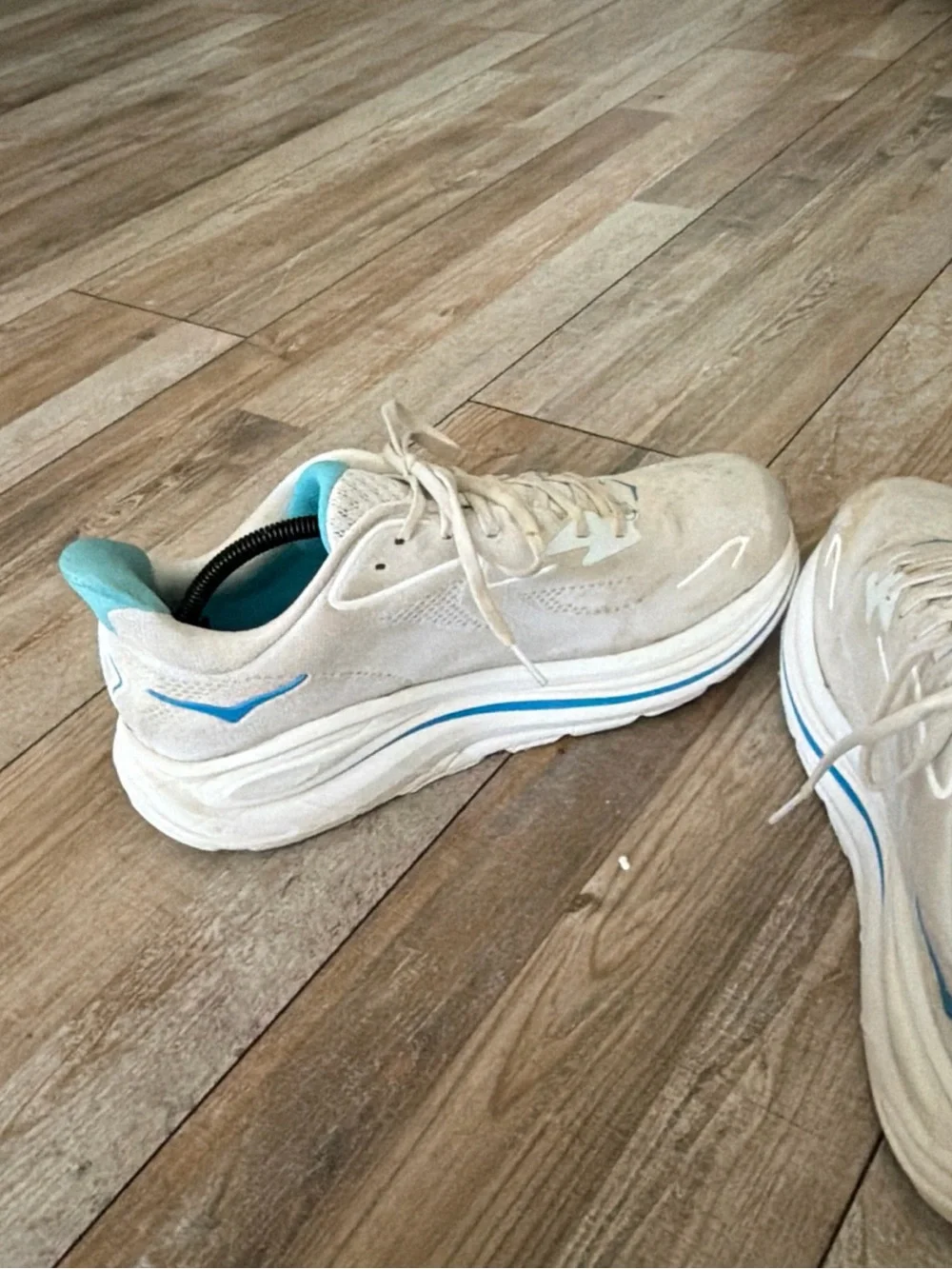 Hoka Clifton 10 Men's Size 10.5 Wide 2E White Skyward Blue 1162032